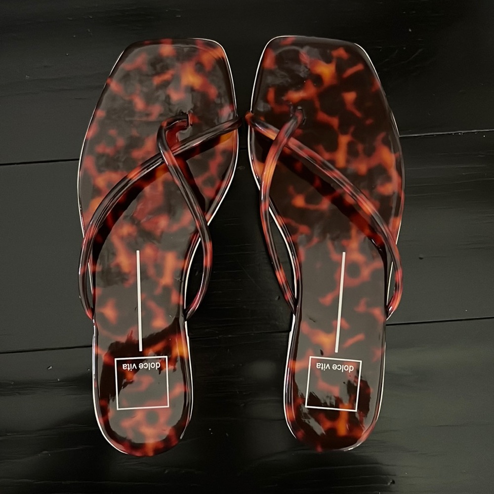 Dolce vita sandals size 8